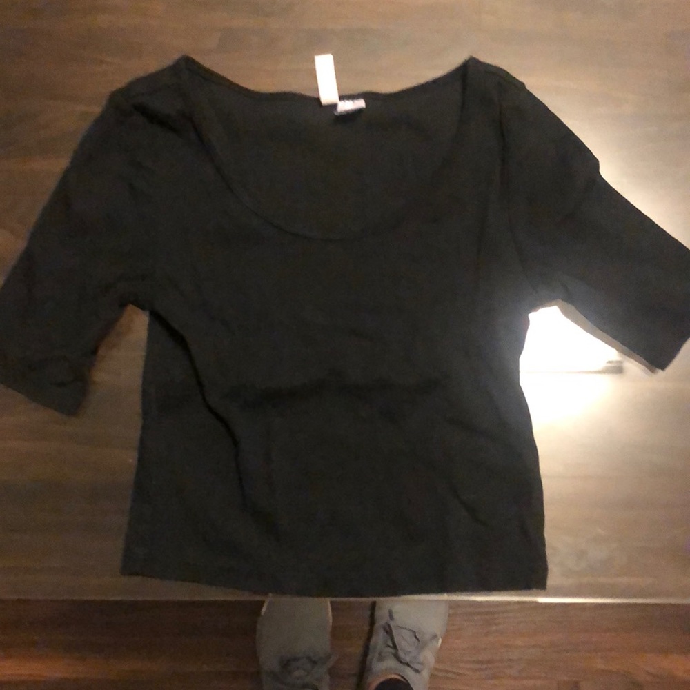 Short sleeve crop